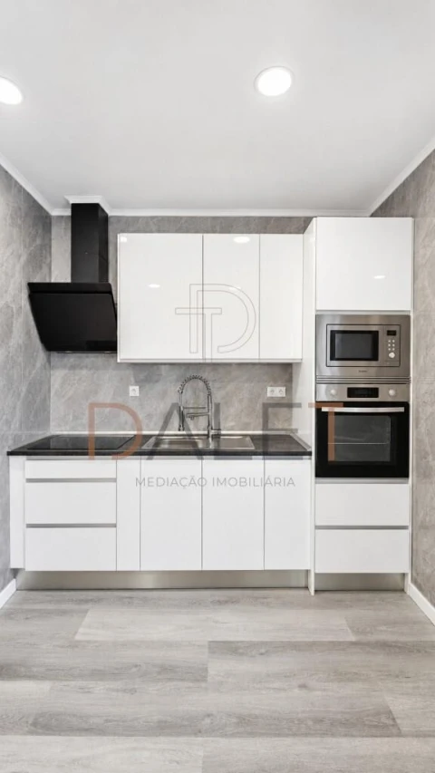 Apartamento T1 para Venda em Venteira