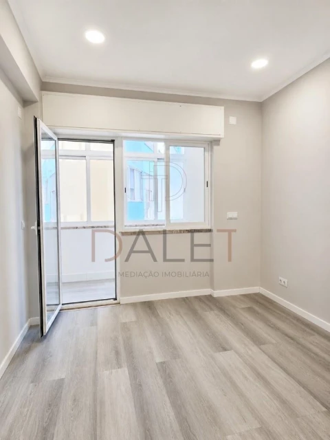 Apartamento T1 para Venda em Venteira
