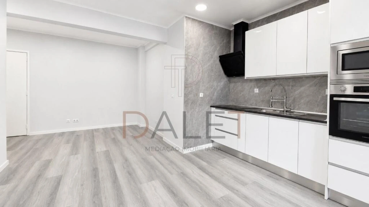 Apartamento T1 para Venda em Venteira Foto 3