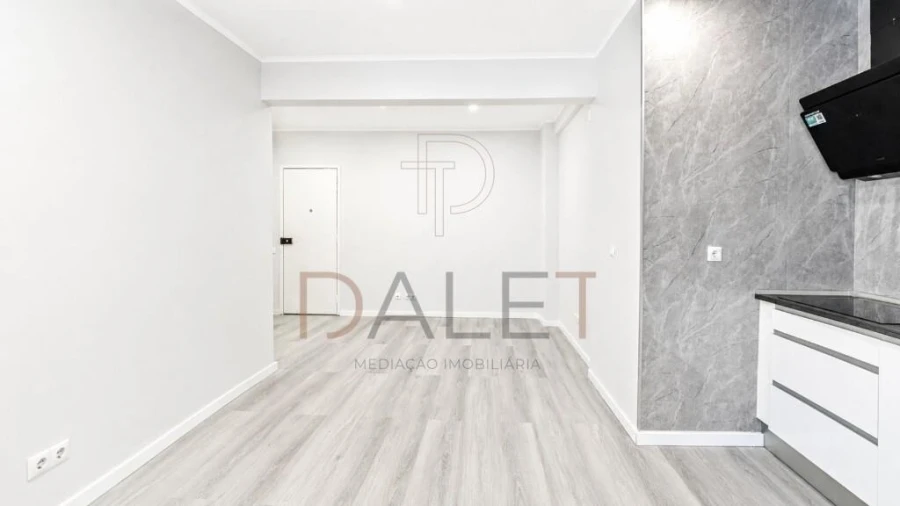Apartamento T1 para Venda em Venteira Foto 9