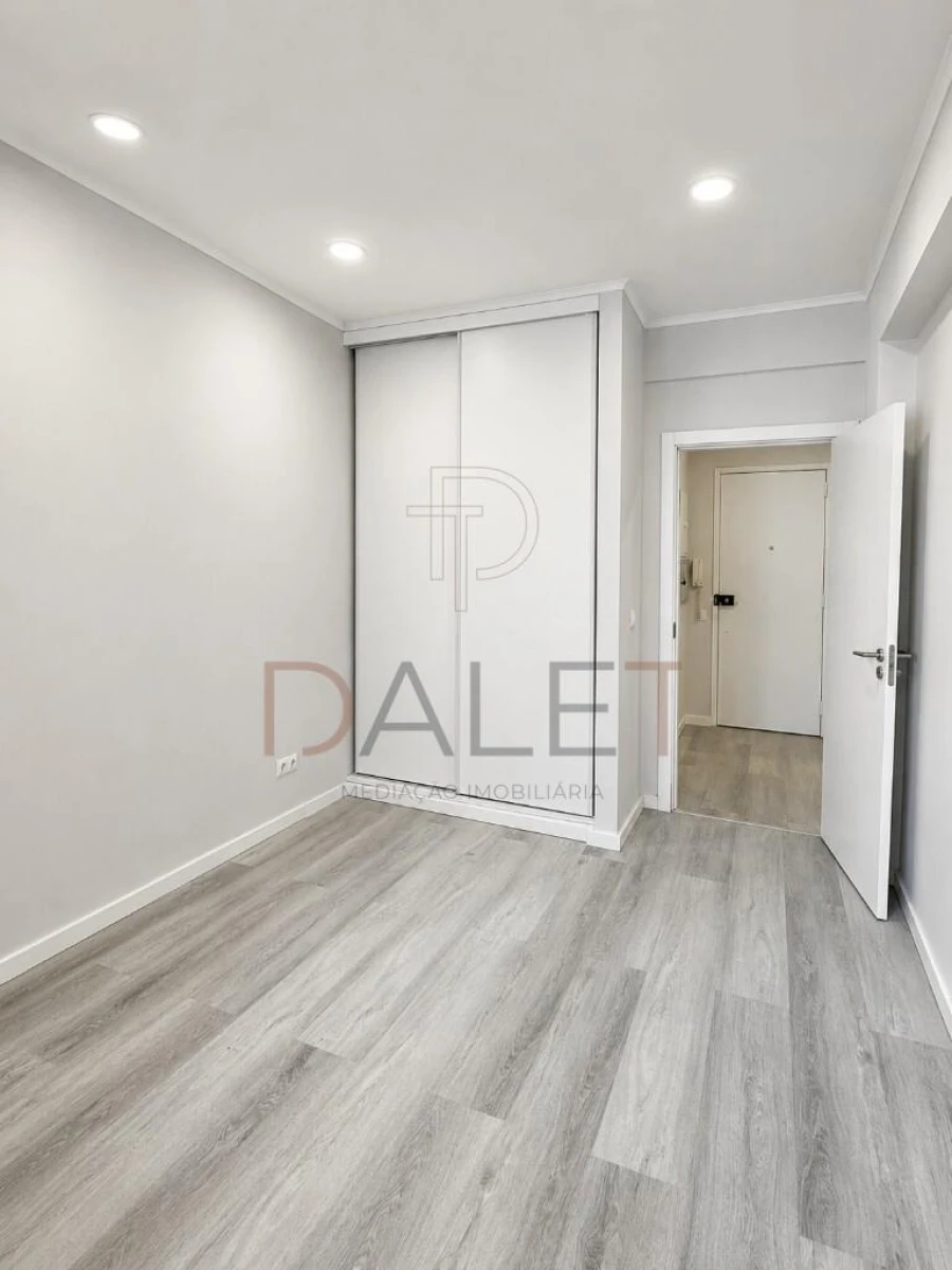Apartamento T1 para Venda em Venteira Foto 15
