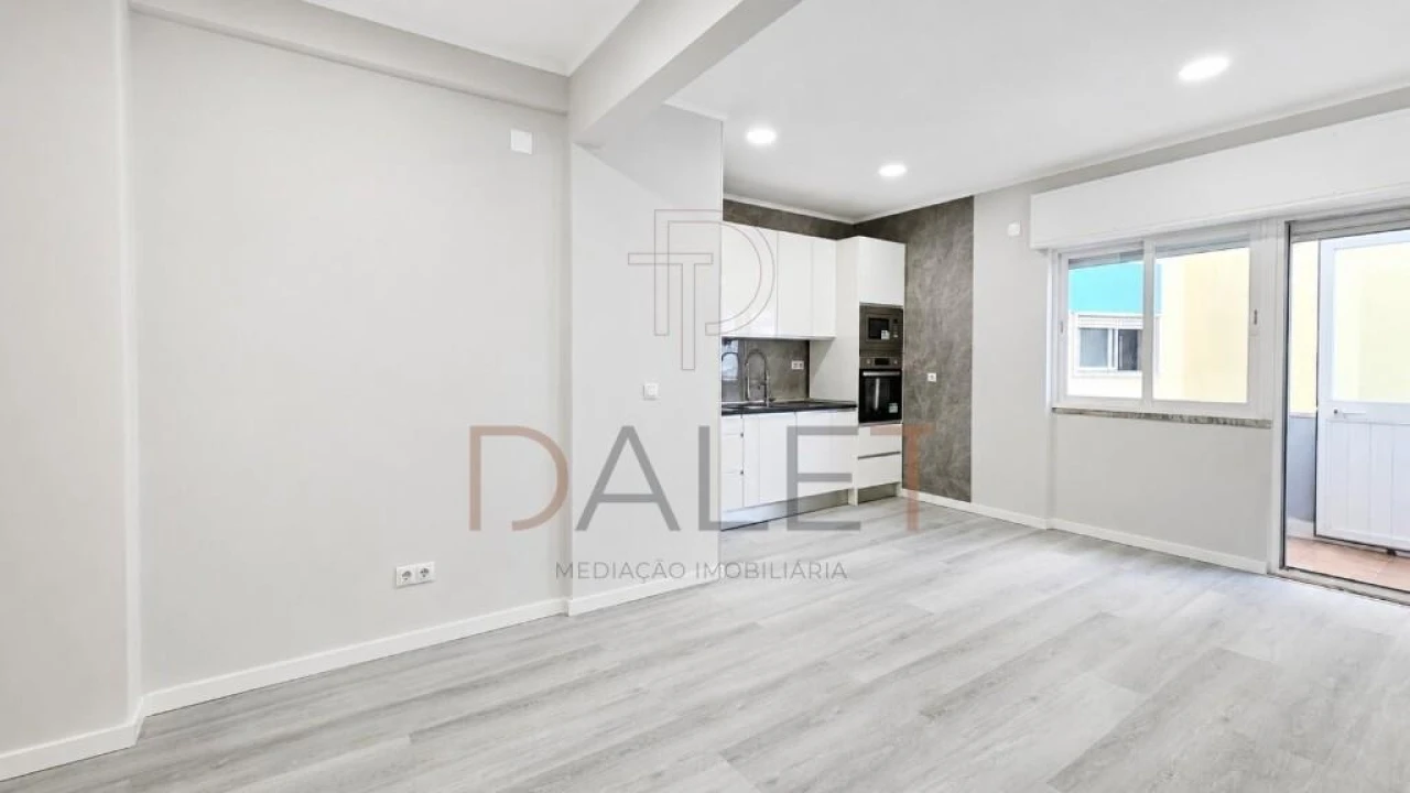 Apartamento T1 para Venda em Venteira Foto 7