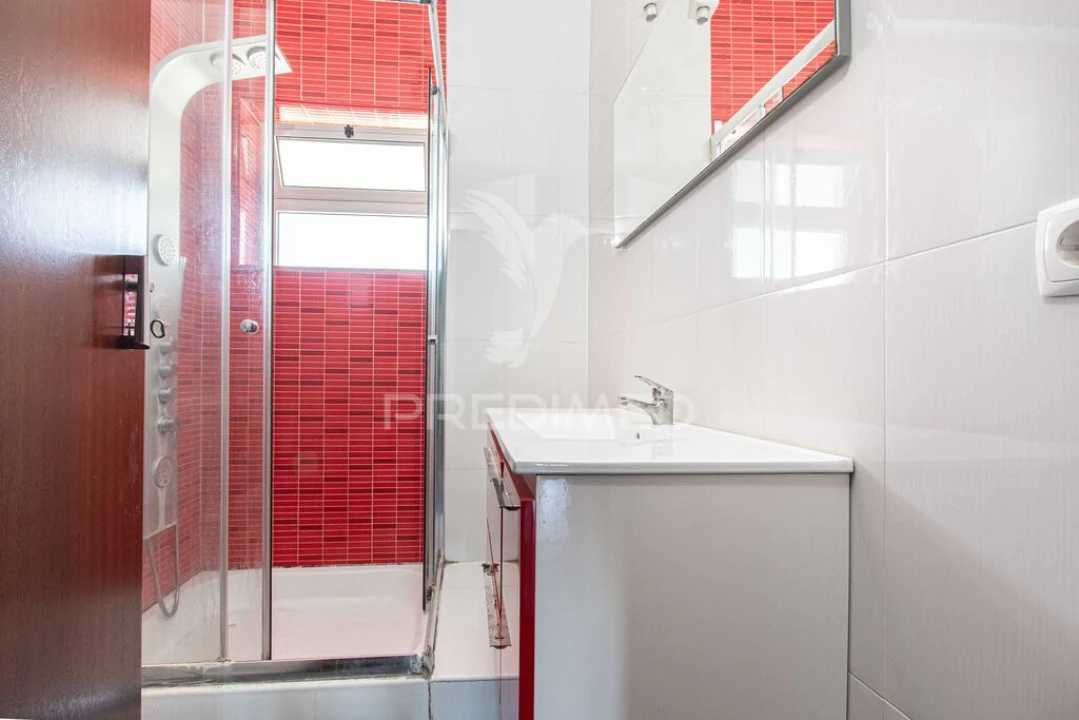 Apartamento T2 para Venda em Azambuja Foto 8