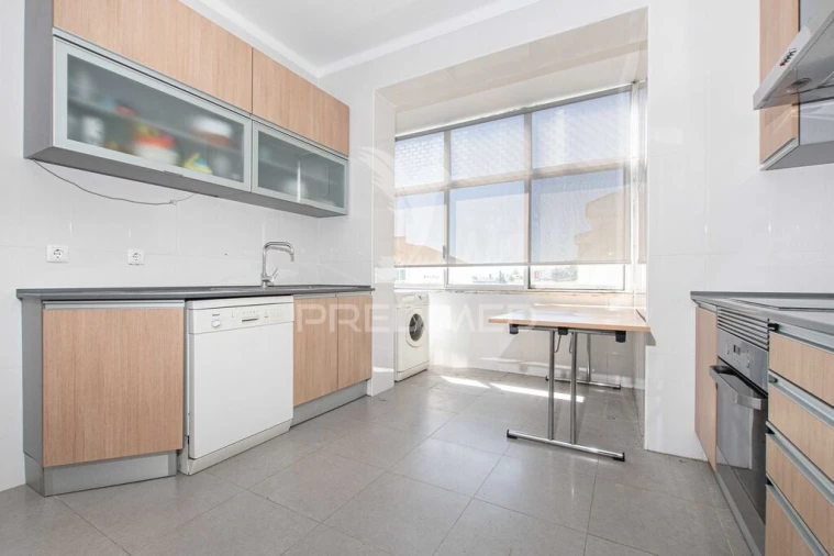 Apartamento T2 para Venda em Azambuja Foto 3
