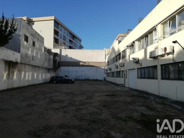 Armazém para Venda em Mafamude e Vilar do Paraíso