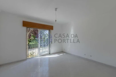 Apartamento T1 para Arrendamento em São Domingos de Rana