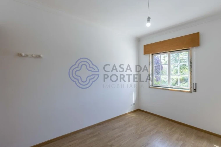 Apartamento T1 para Arrendamento em São Domingos de Rana Foto 12