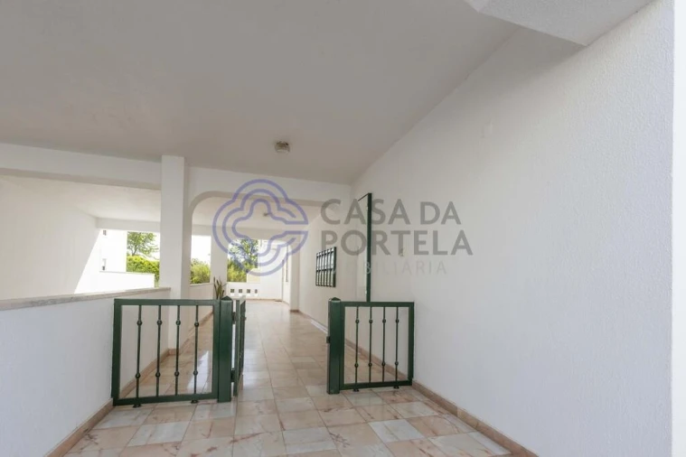 Apartamento T1 para Arrendamento em São Domingos de Rana Foto 18