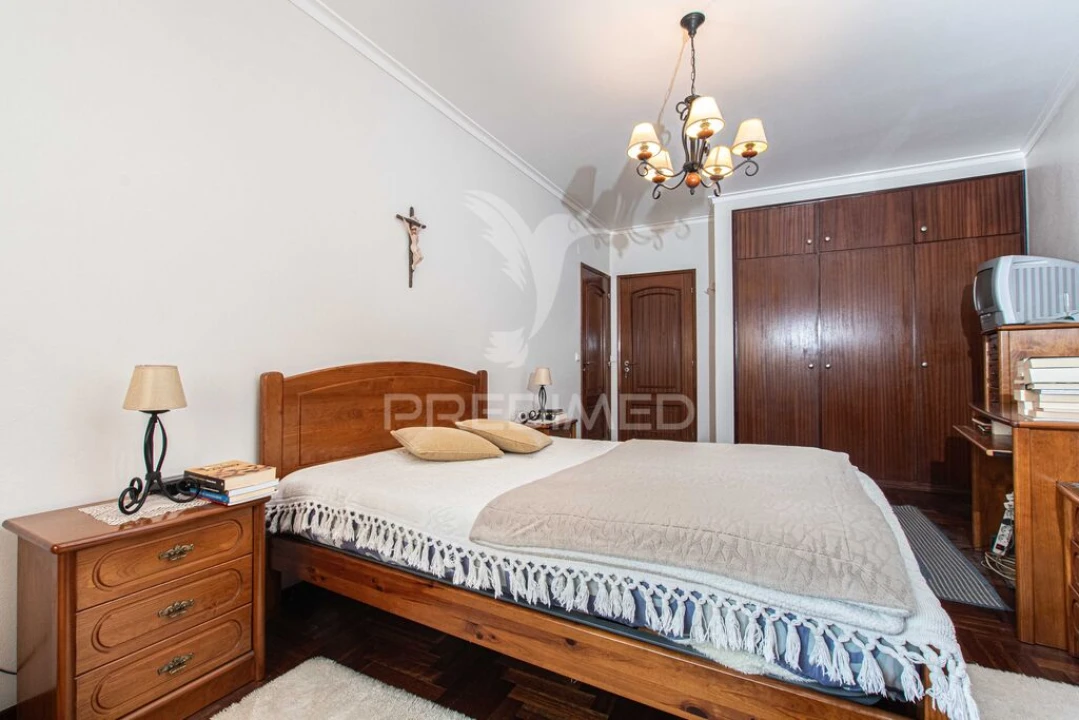 Apartamento T3 para Venda em Vila Nova da Rainha Foto 8