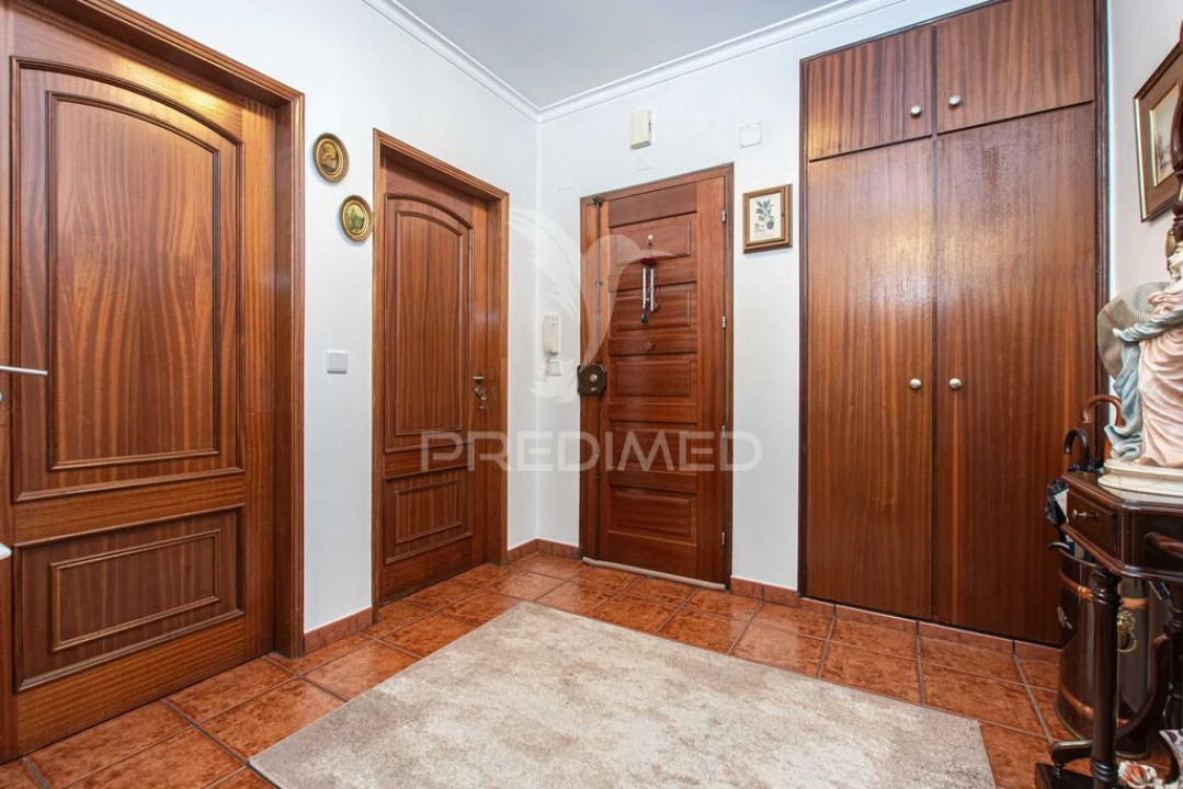 Apartamento T3 para Venda em Vila Nova da Rainha Foto 19