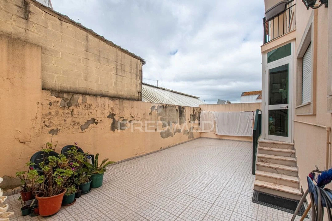 Apartamento T3 para Venda em Vila Nova da Rainha Foto 12
