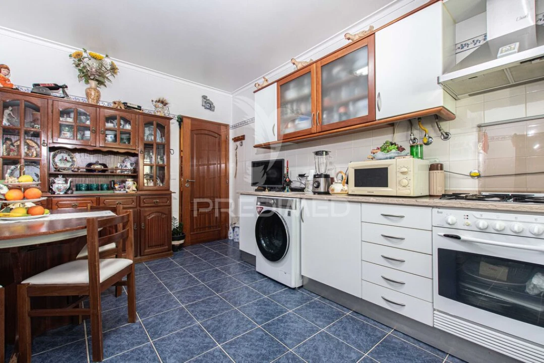 Apartamento T3 para Venda em Vila Nova da Rainha Foto 6