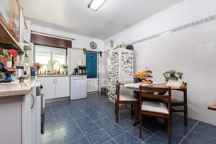 Apartamento T3 para Venda em Vila Nova da Rainha Foto 4