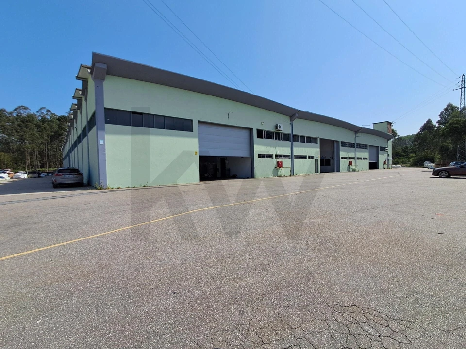 Armazém para Venda em Serzedo e Perosinho Foto 10
