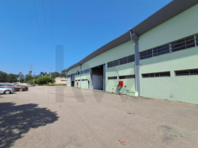 Armazém para Venda em Serzedo e Perosinho Foto 12
