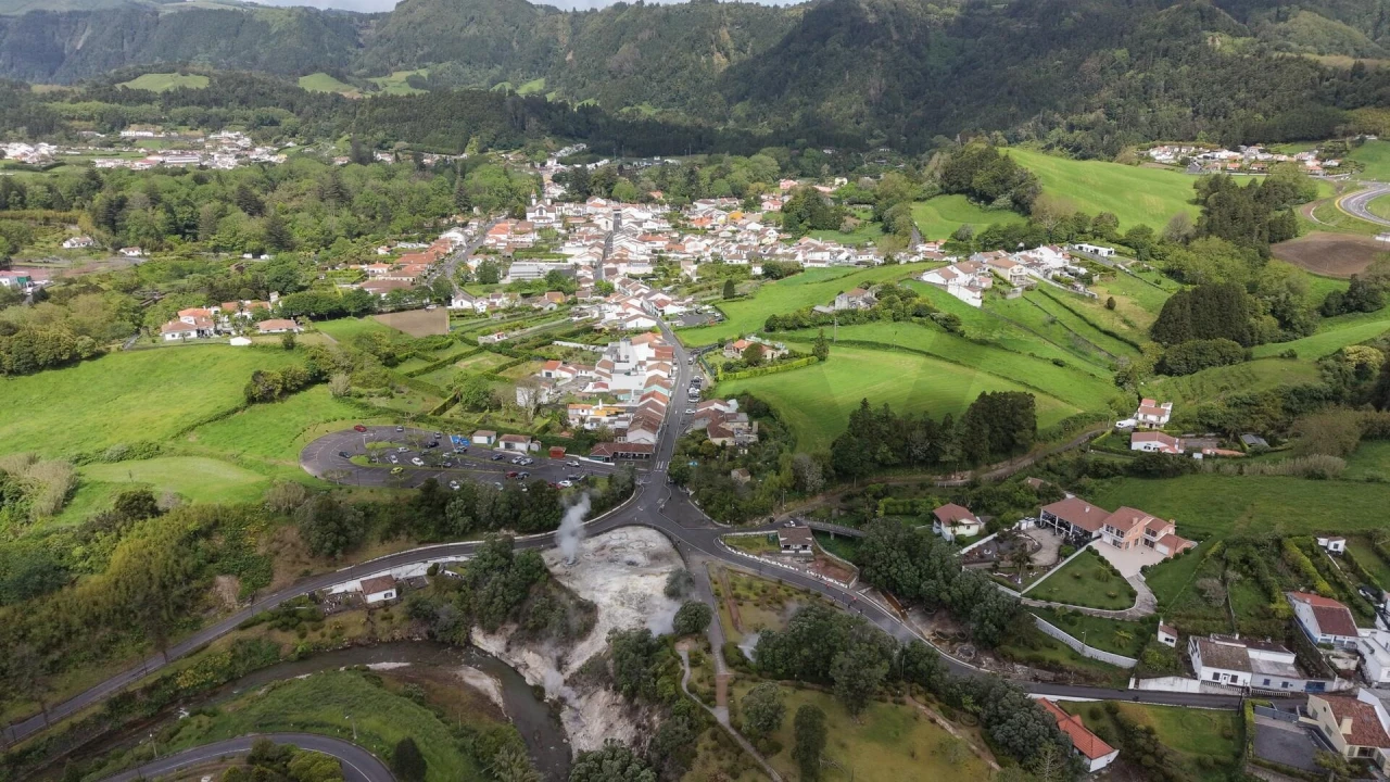 Moradia T3 para Venda em Furnas Foto 4