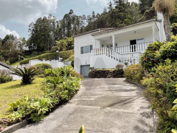 Moradia T3 para Venda em Furnas