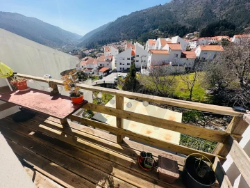 Moradia T2 para Venda em Manteigas (Santa Maria)