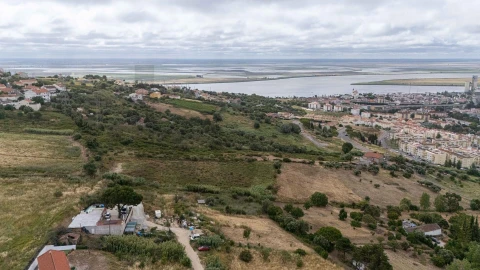 Terreno para Venda em Alhandra, São João dos Montes e Calhandriz