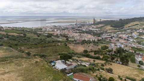 Terreno para Venda em Alhandra, São João dos Montes e Calhandriz