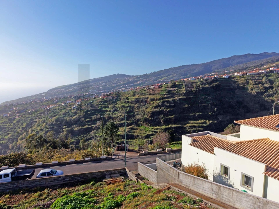 Moradia T2 para Venda em Arco da Calheta Foto 11