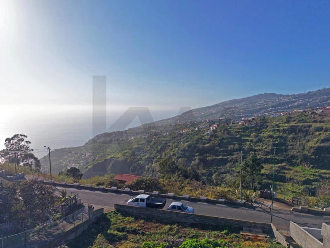 Moradia T2 para Venda em Arco da Calheta Foto 9