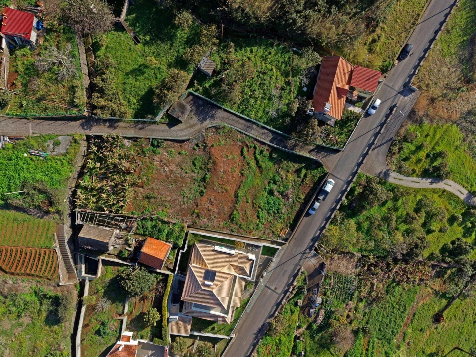 Moradia T2 para Venda em Arco da Calheta Foto 6