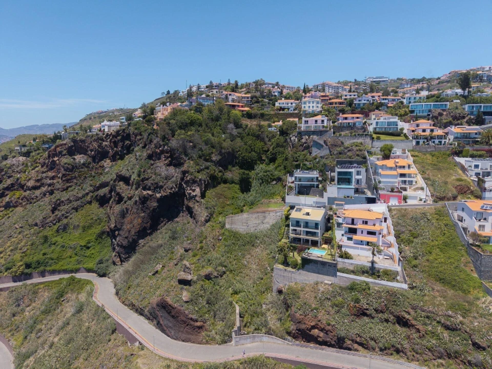 Terreno para Venda em Caniço Foto 1