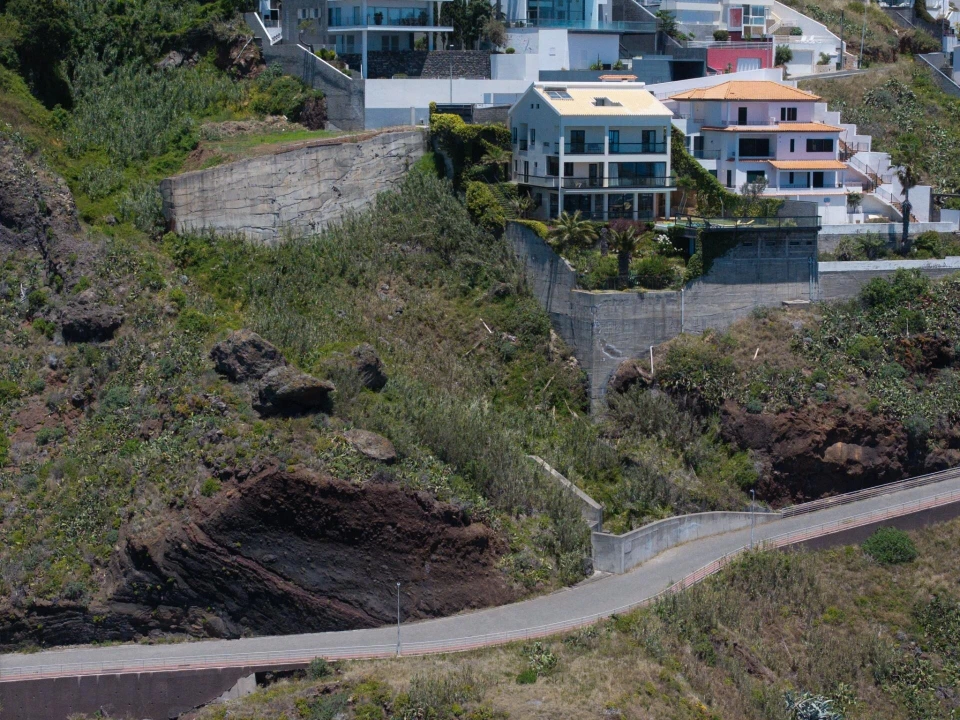 Terreno para Venda em Caniço Foto 10