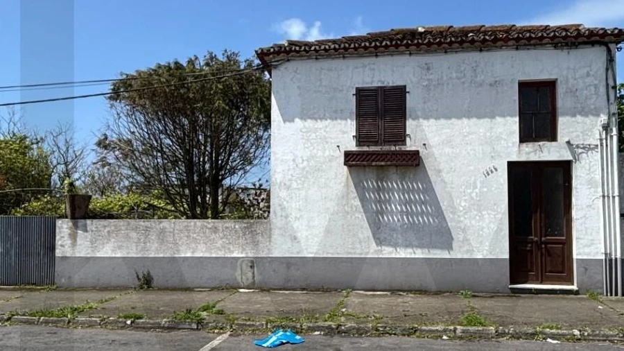 Moradia T5 para Venda em Arrifes