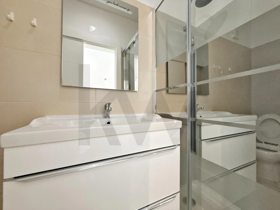 Apartamento T1 para Venda em Camarate, Unhos e Apelação Foto 13