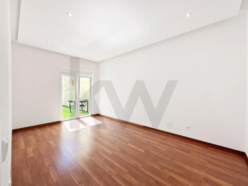 Apartamento T1 para Venda em Camarate, Unhos e Apelação Foto 9