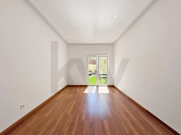 Apartamento T1 para Venda em Camarate, Unhos e Apelação