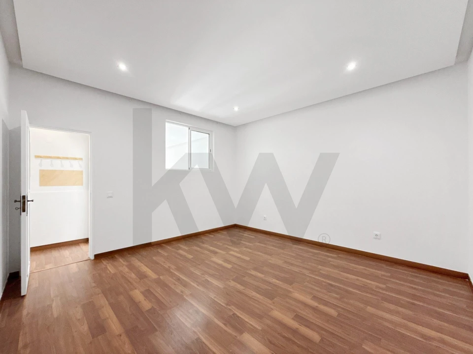 Apartamento T1 para Venda em Camarate, Unhos e Apelação Foto 7
