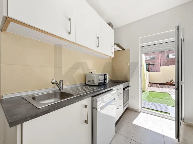 Apartamento T1 para Venda em Camarate, Unhos e Apelação Foto 15