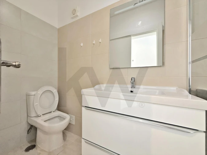 Apartamento T1 para Venda em Camarate, Unhos e Apelação Foto 12