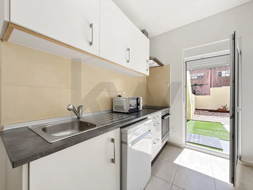 Apartamento T1 para Venda em Camarate, Unhos e Apelação Foto 15