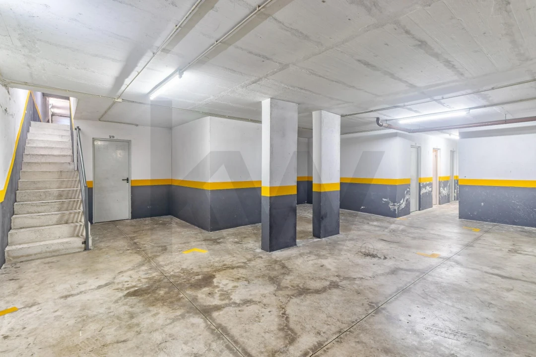 Apartamento T2 para Venda em Caniço Foto 33