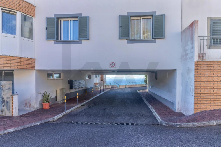 Apartamento T2 para Venda em Caniço Foto 30