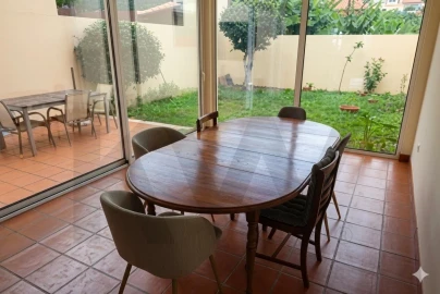 Moradia T3 para Arrendamento em São Martinho