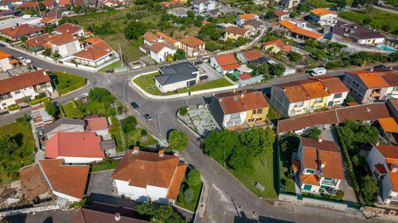 Terreno para Venda em Merelim (São Paio), Panoias e Parada de Tibães Foto 14
