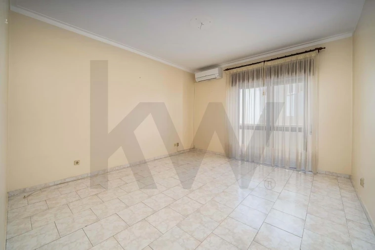 Apartamento T2 para Venda em Portimão Foto 5