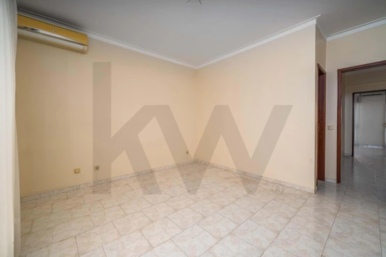 Apartamento T2 para Venda em Portimão Foto 9