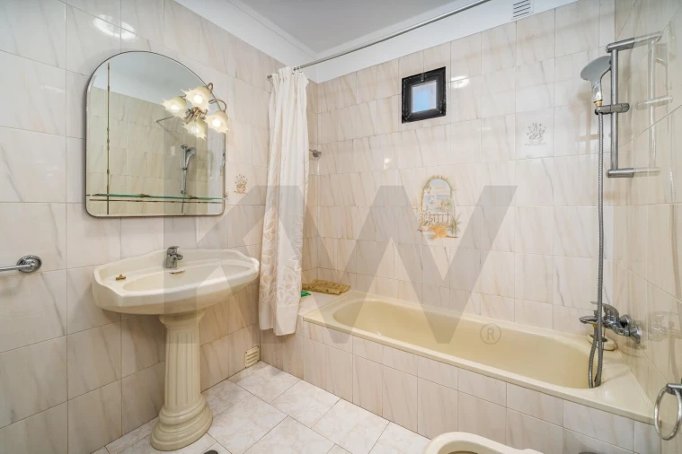 Apartamento T2 para Venda em Portimão Foto 28
