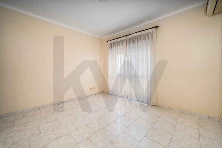 Apartamento T2 para Venda em Portimão Foto 7