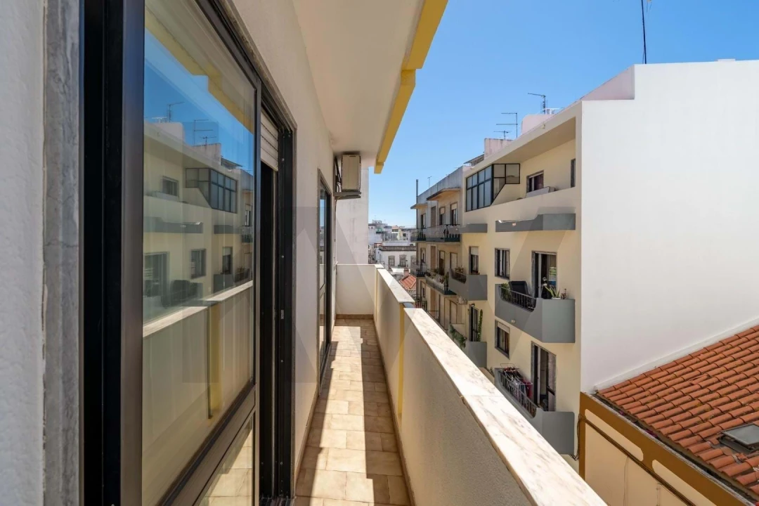 Apartamento T2 para Venda em Portimão Foto 11