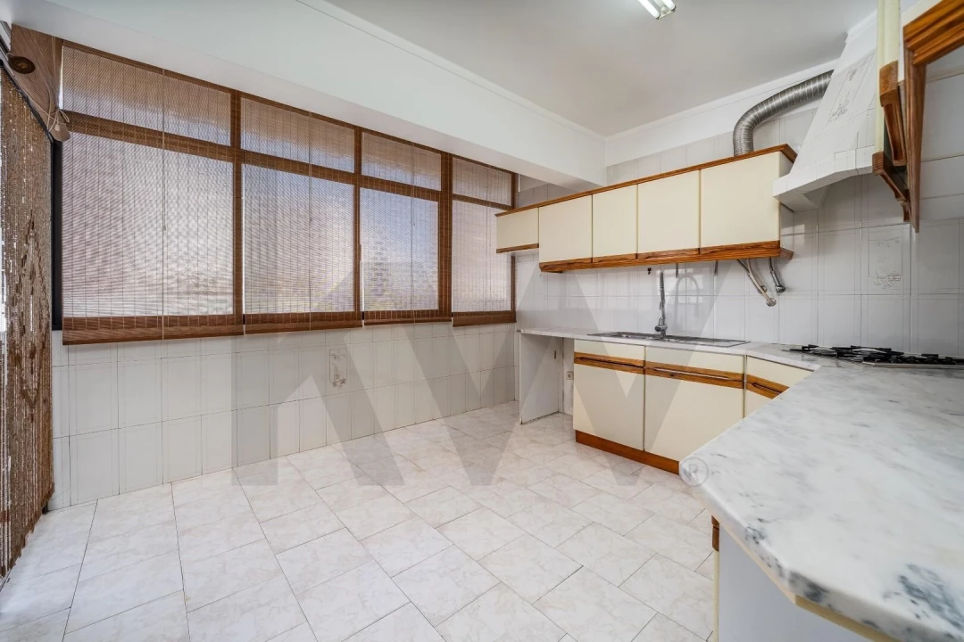 Apartamento T2 para Venda em Portimão Foto 16