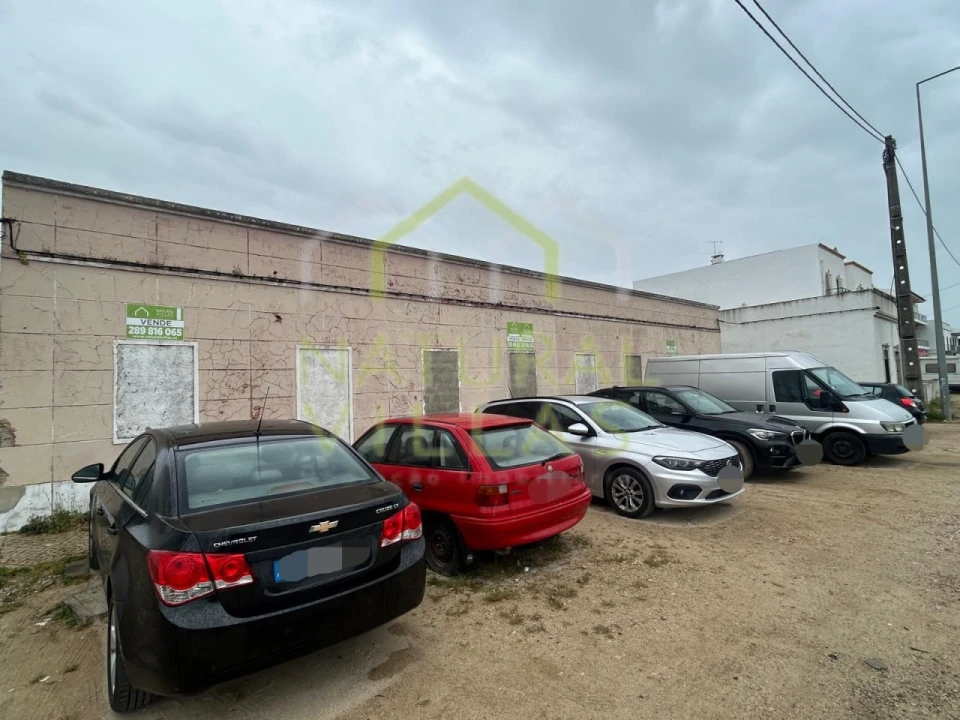 Moradia T4 para Venda em Faro (Sé e São Pedro) Foto 1