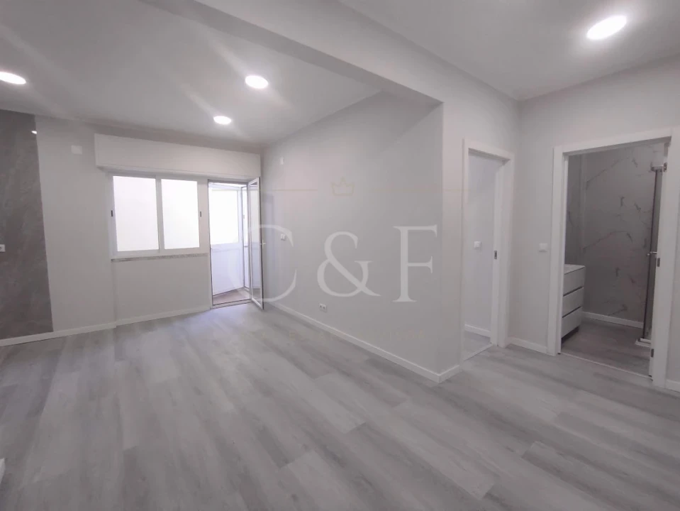 Apartamento T1 para Venda em Venteira Foto 3