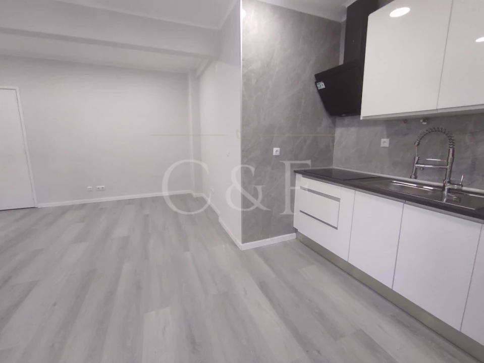 Apartamento T1 para Venda em Venteira Foto 6